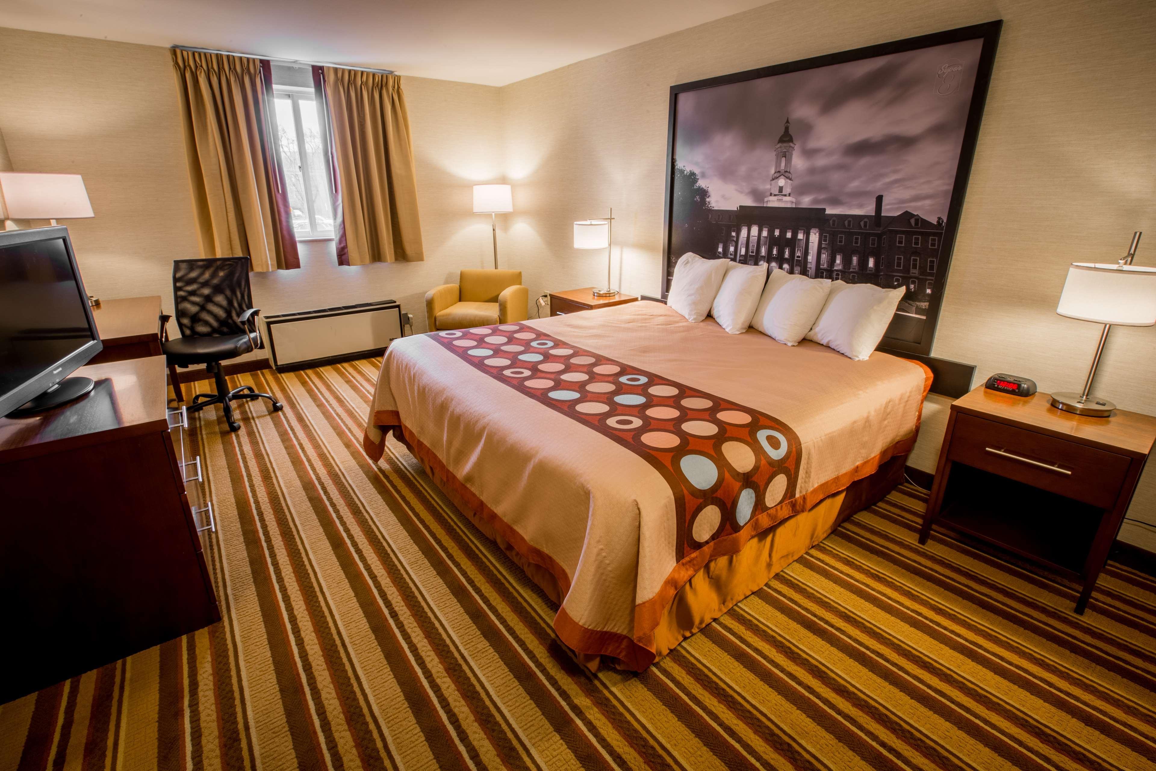 Super 8 By Wyndham State College Motel Ngoại thất bức ảnh